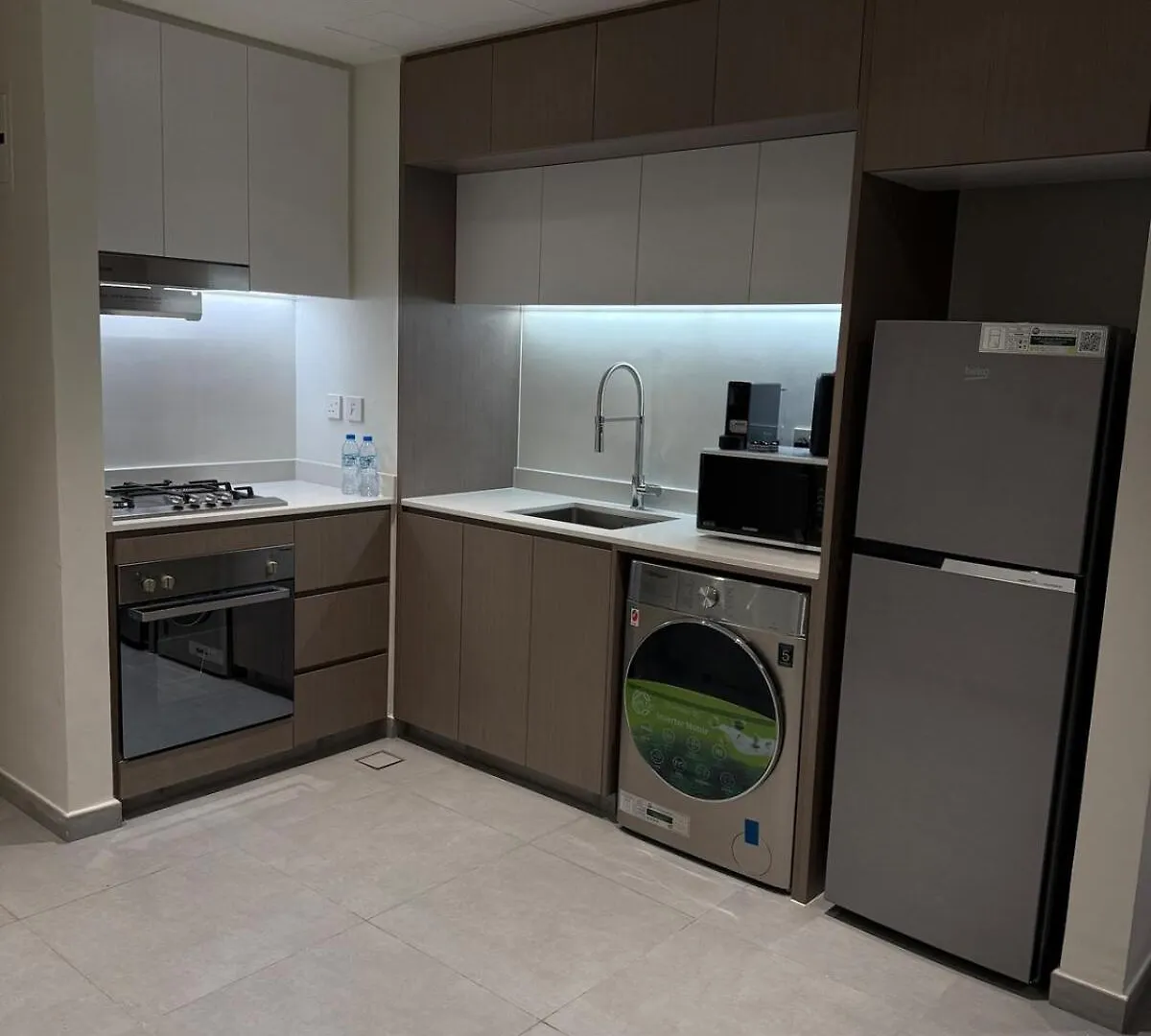 Appartement Sahab - Hermes Leather Home Sharjah