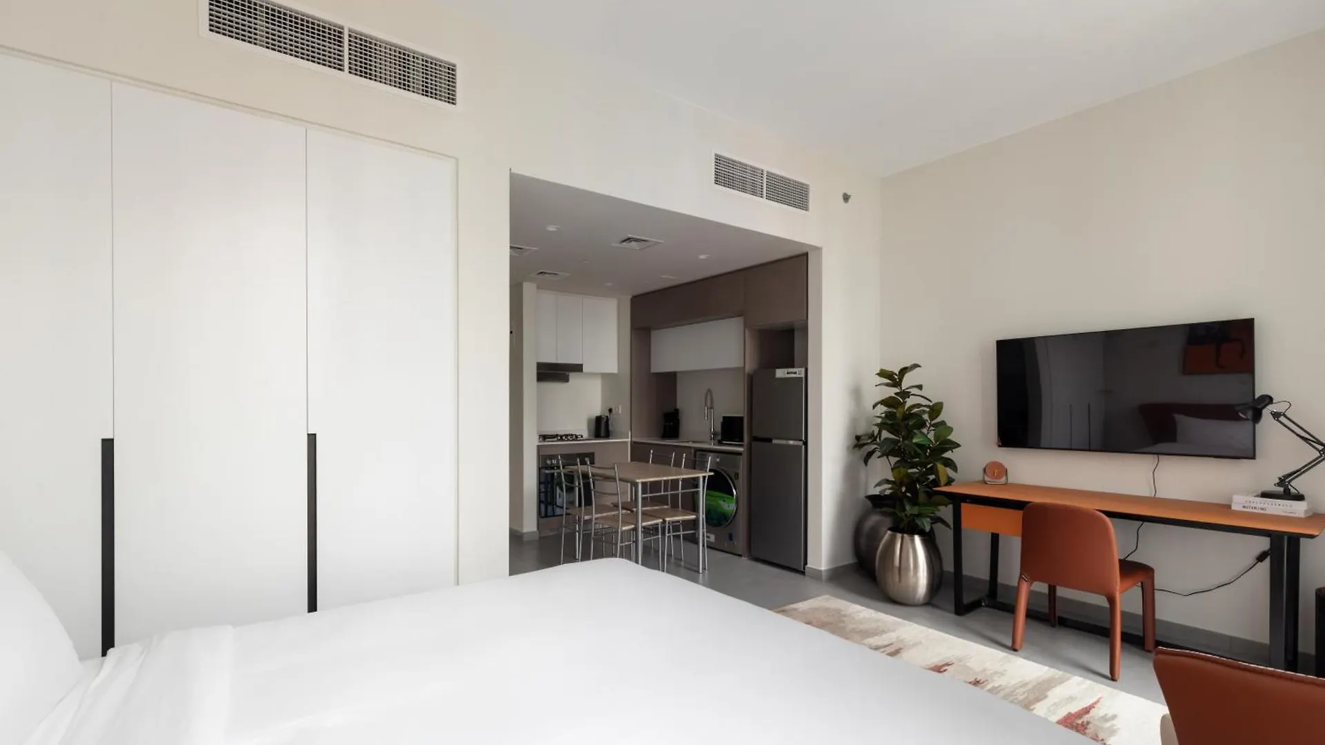 Apartment Sahab - Hermes Leather Home Sharjah United Arab Emirates
